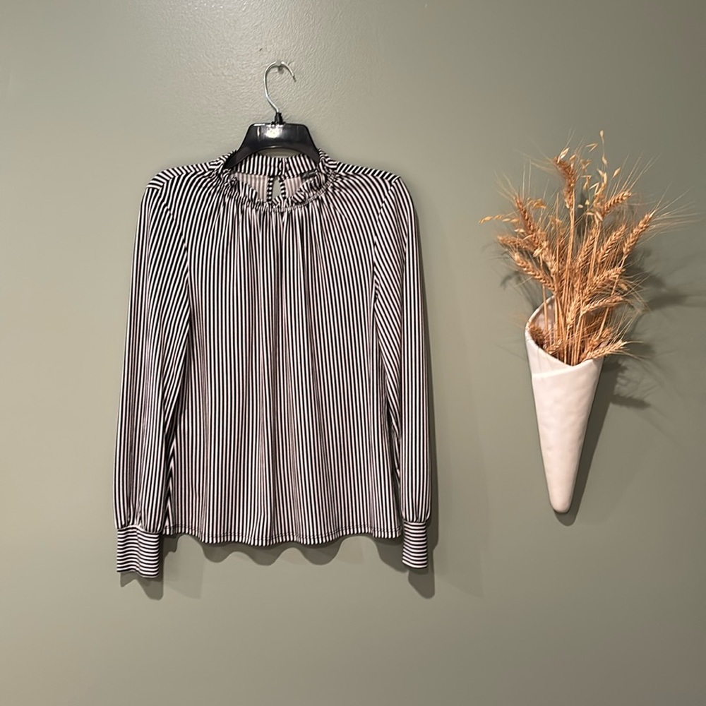 Adrianna Papell Black/White Stripe Ruffle Neck, Long Sleeve Blouse Small EUC